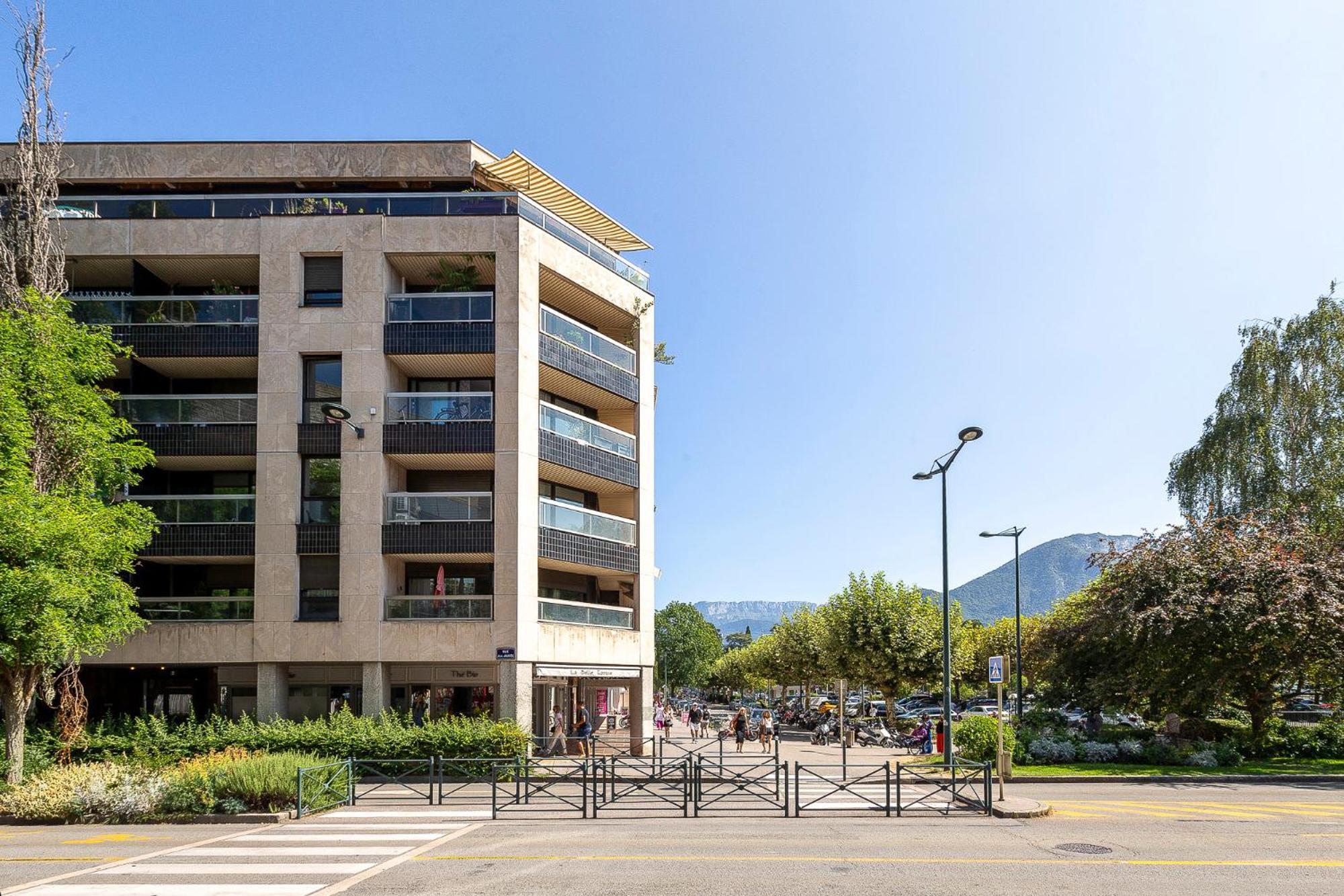 Appartement Moderne Au Coeur D'Annecy - A Deux Pas Du Lac Et De La Vieille Ville Luaran gambar