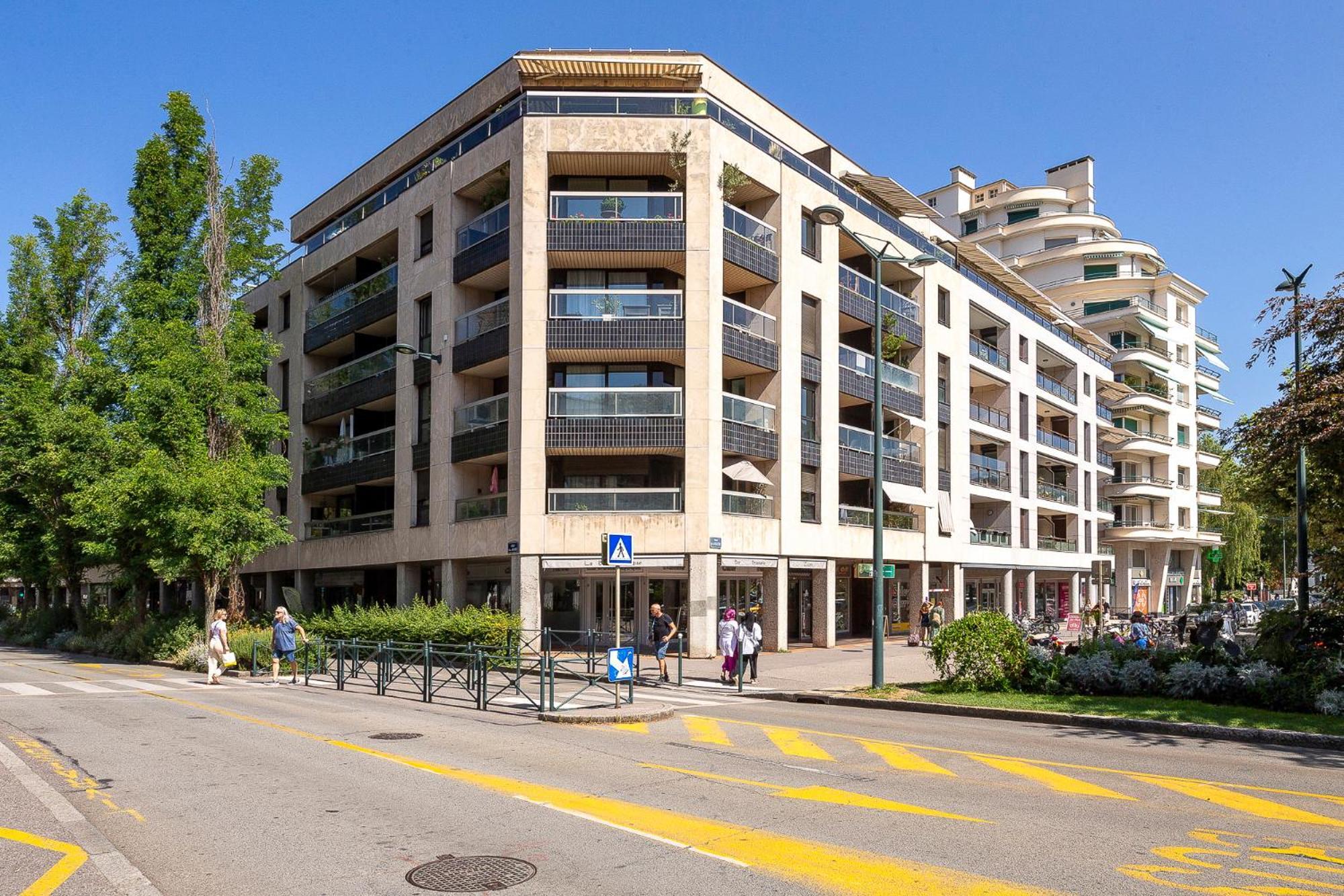Appartement Moderne Au Coeur D'Annecy - A Deux Pas Du Lac Et De La Vieille Ville Luaran gambar